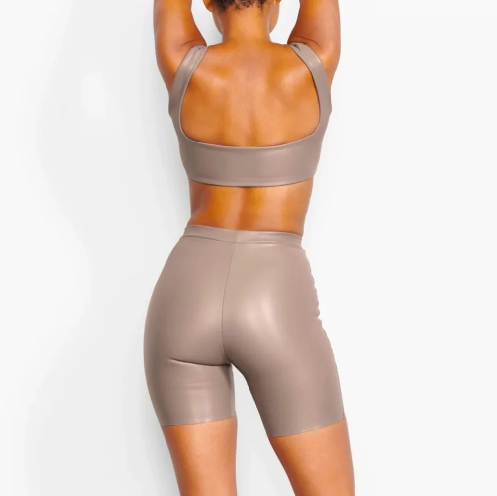 NWT SKIMS FAUX LEATHER BRALETTE IN CEMENT - Picture 2 of 6